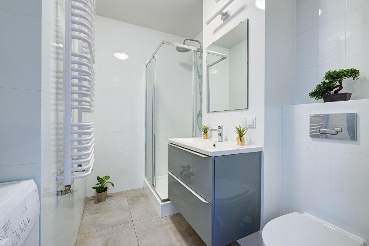 Szwedzka 4 Studio + Balcony Apartment *